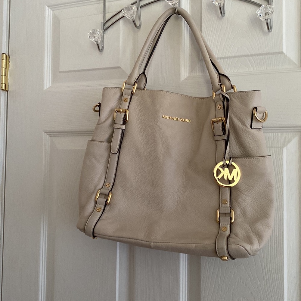 Michael Kors Cream Handbag